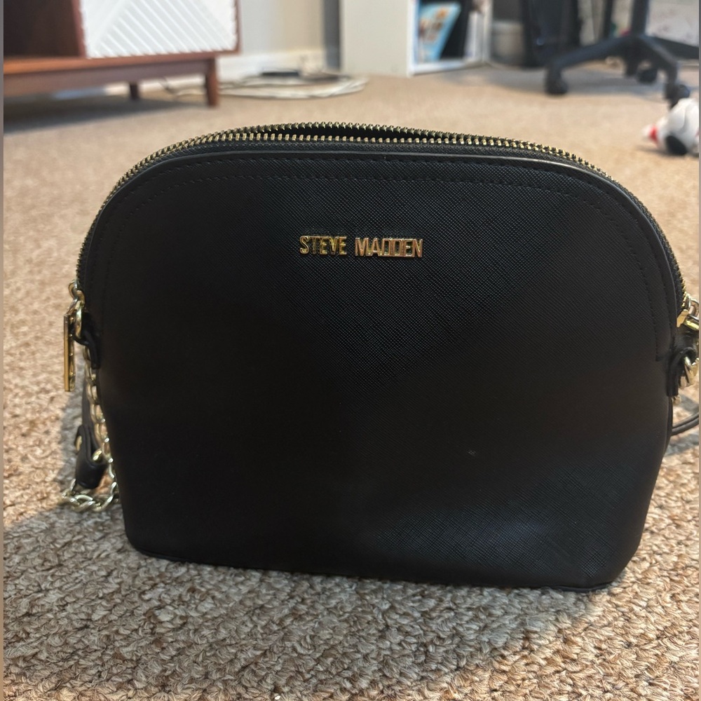 Steve Madden Black and Gold Crossbody Bag